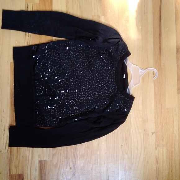 Black sweater - Picture 1 of 2